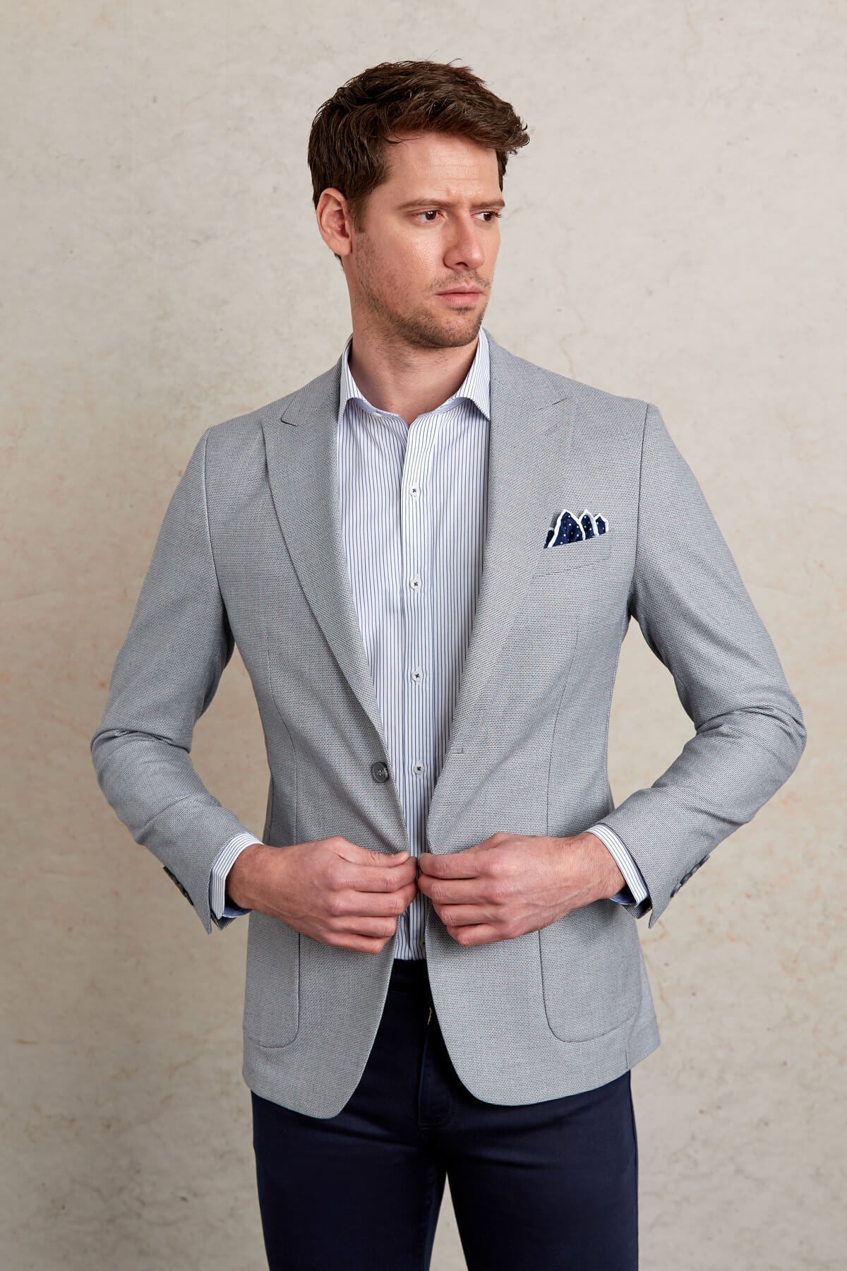 Comfort Fit Peak Lapel Light Gray Casual Blazer - SAYKI