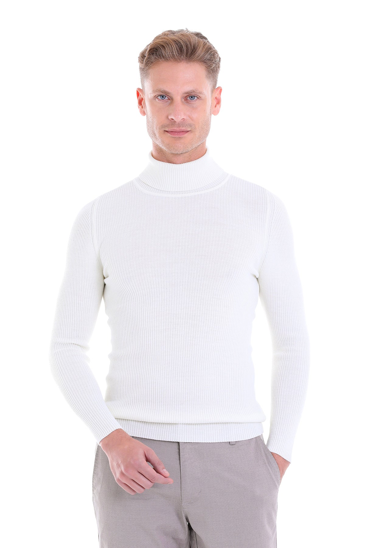 Comfort Fit Wool Blend Ecru Turtleneck Sweater - MIB