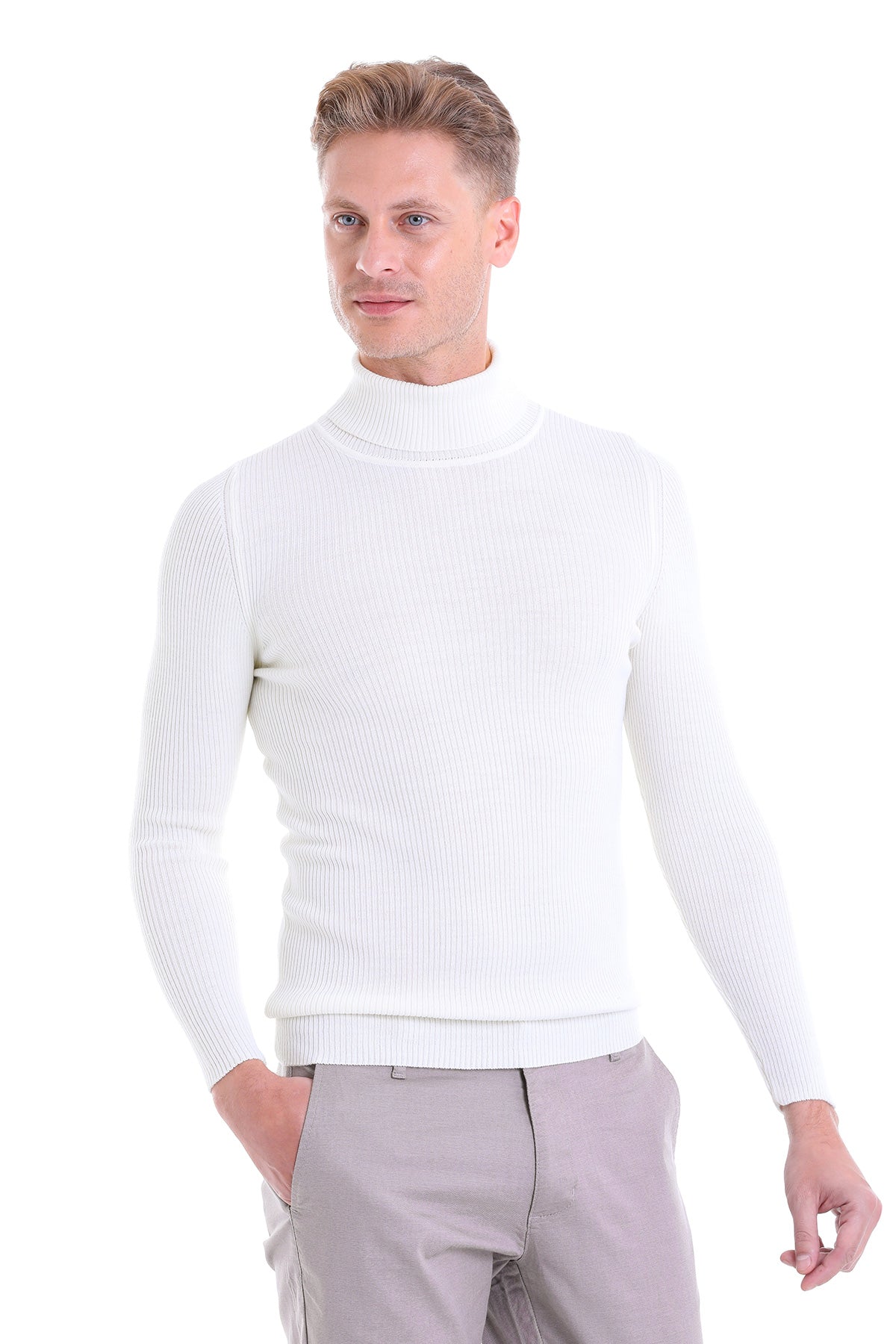 Comfort Fit Wool Blend Ecru Turtleneck Sweater - MIB