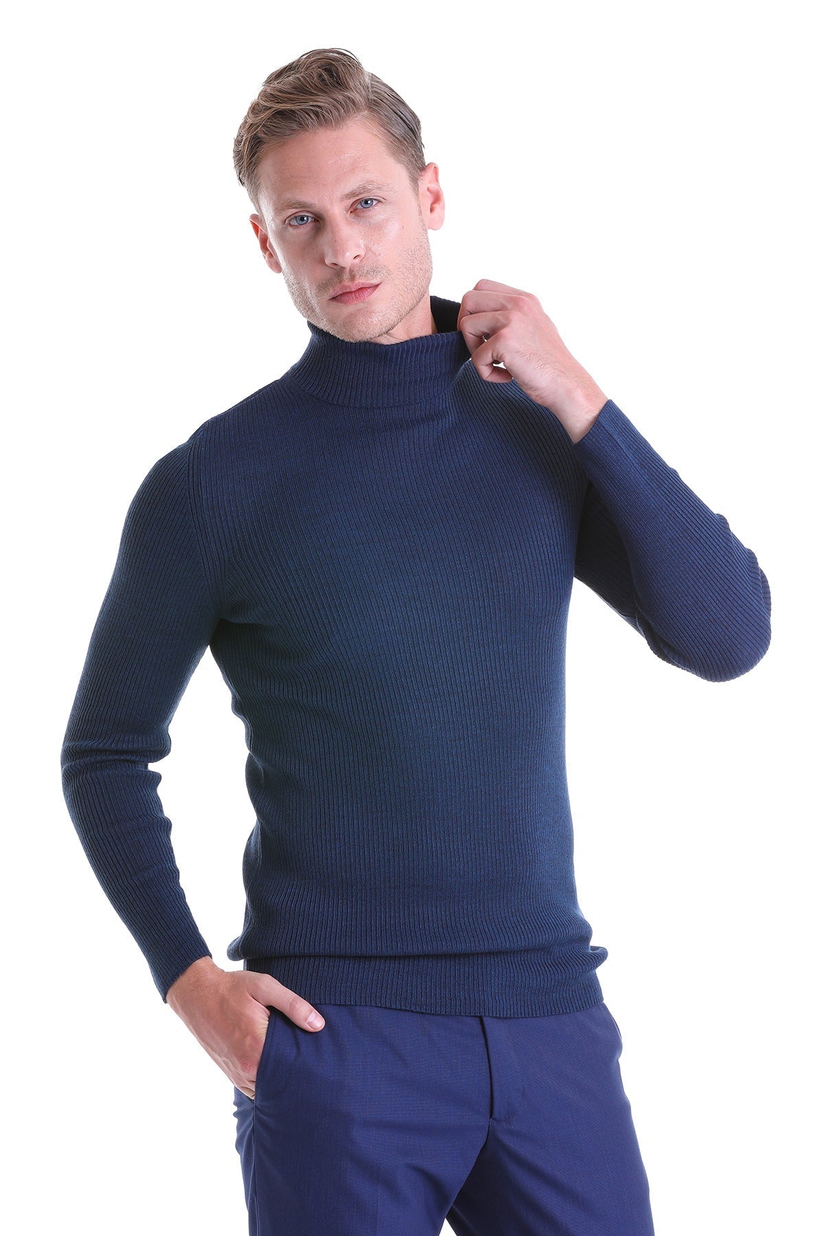 Comfort Fit Wool Blend Indigo Turtleneck Sweater - MIB