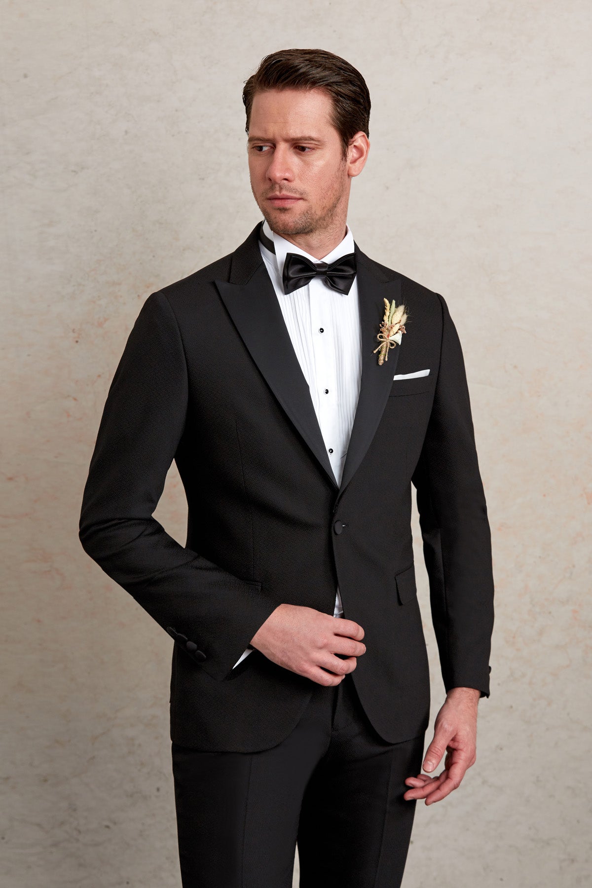 Muscle Fit Release Peak Lapel Patterned Black Classic