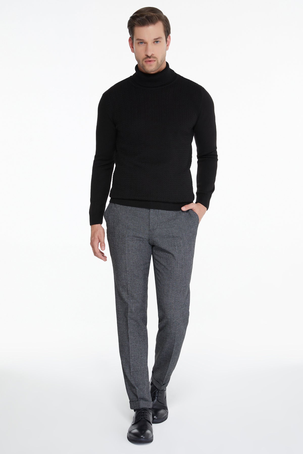 Regular Fit Black Turtleneck Sweater - MIB