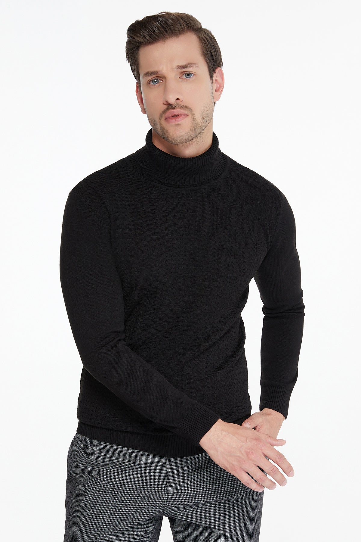 Regular Fit Black Turtleneck Sweater - MIB