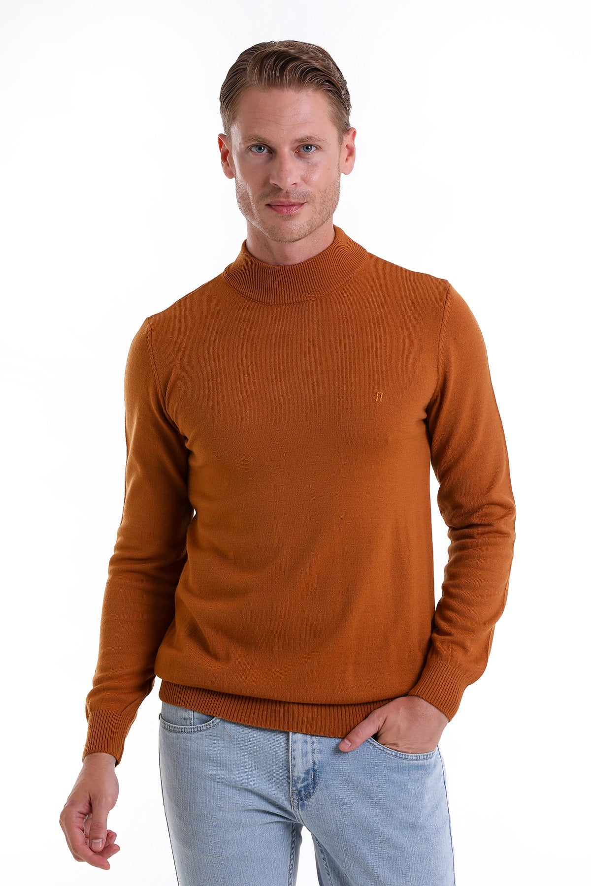 Regular Fit Camel Mock Neck Sweater - MIB