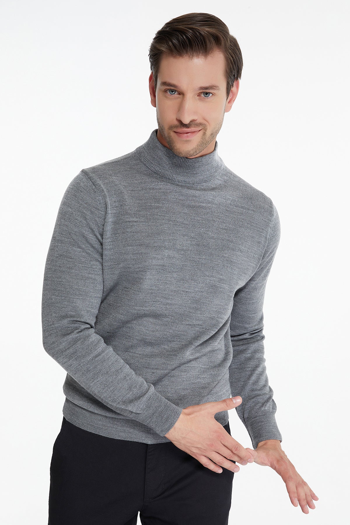 Regular Fit Gray Mock Neck Sweater - MIB