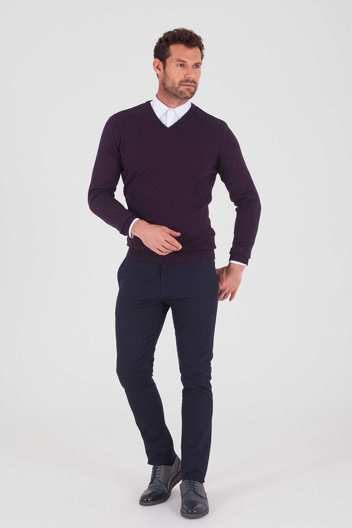 Regular Fit Plain Cotton Blend Khaki V-Neck Sweater Purple