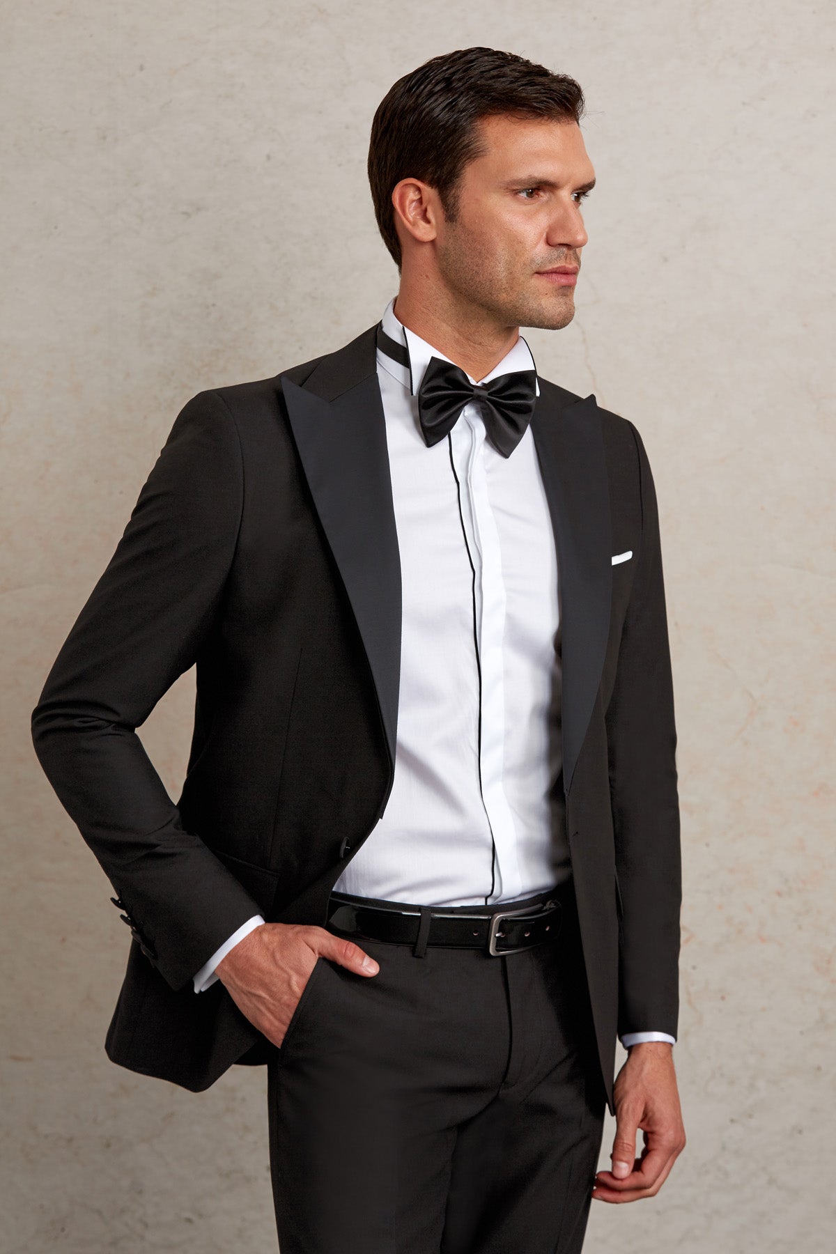 Slim Fit Black Release Peak Lapel Wing Tip Classic Tuxedo