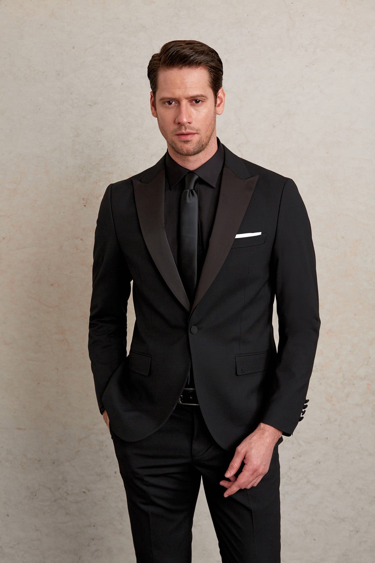 Slim Fit Black Release Peak Lapel Wool Blend Classic Tuxedo