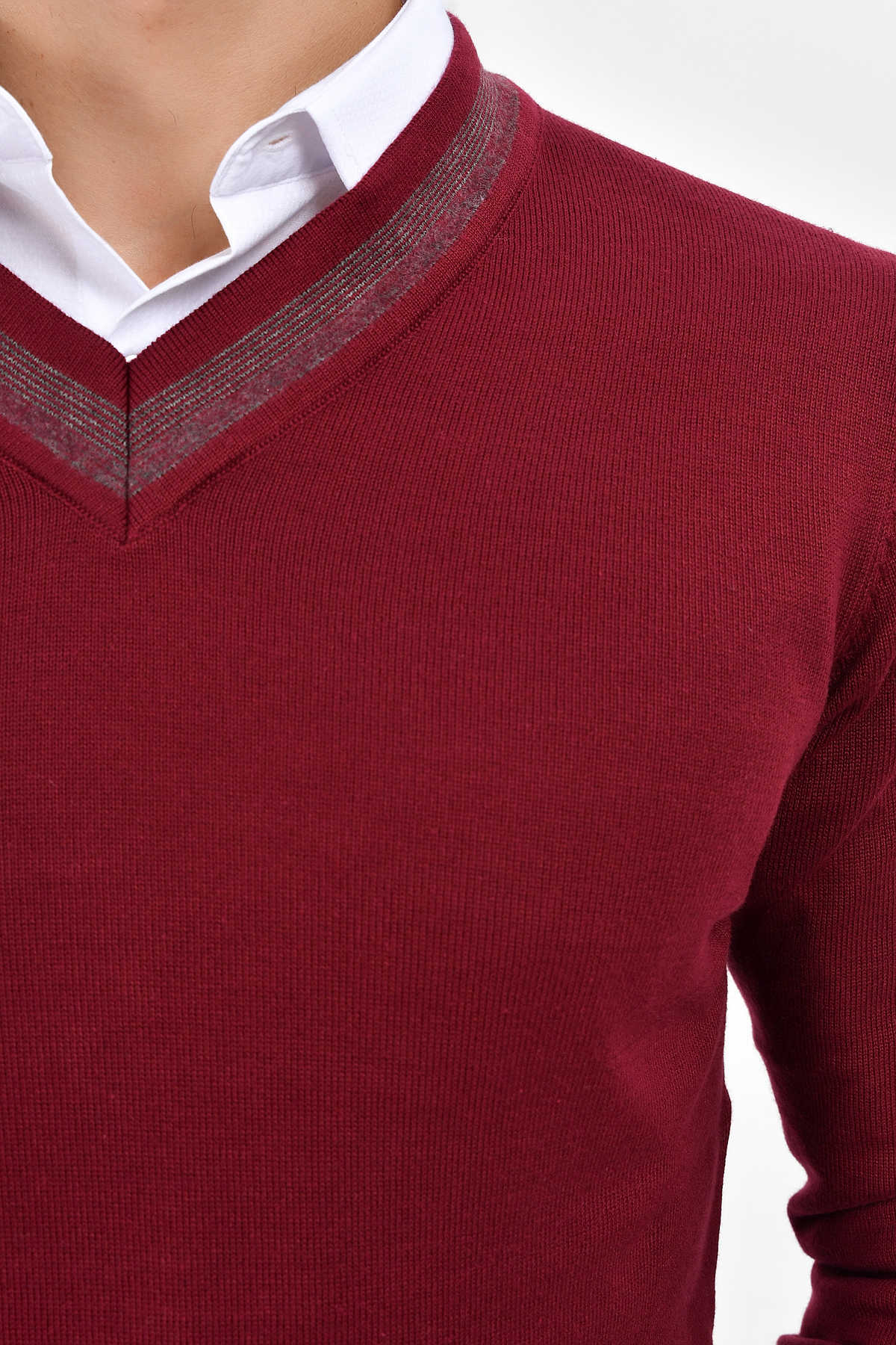 Slim Fit Burgundy Cotton Blend V-Neck Sweater - SAYKI