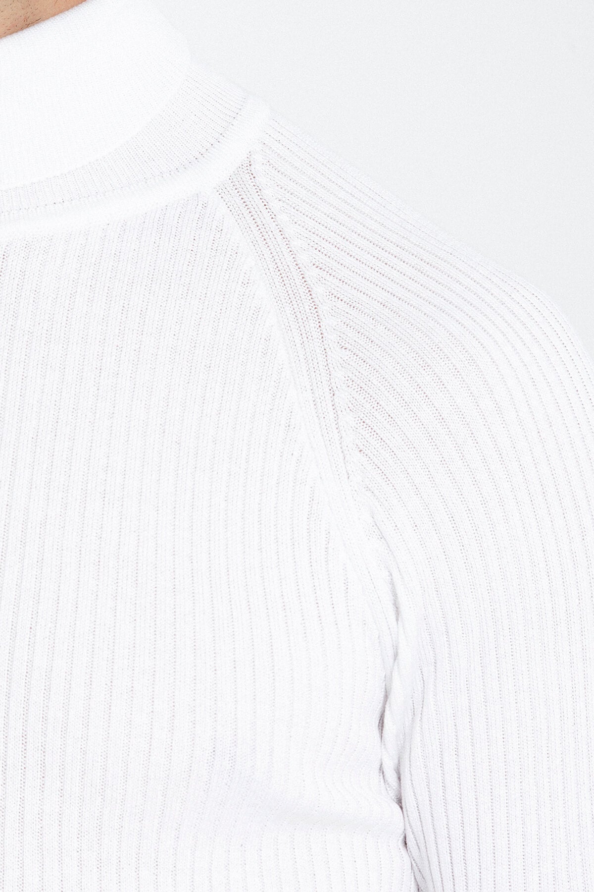 Slim Fit Ecru Turtleneck Sweater - SAYKI