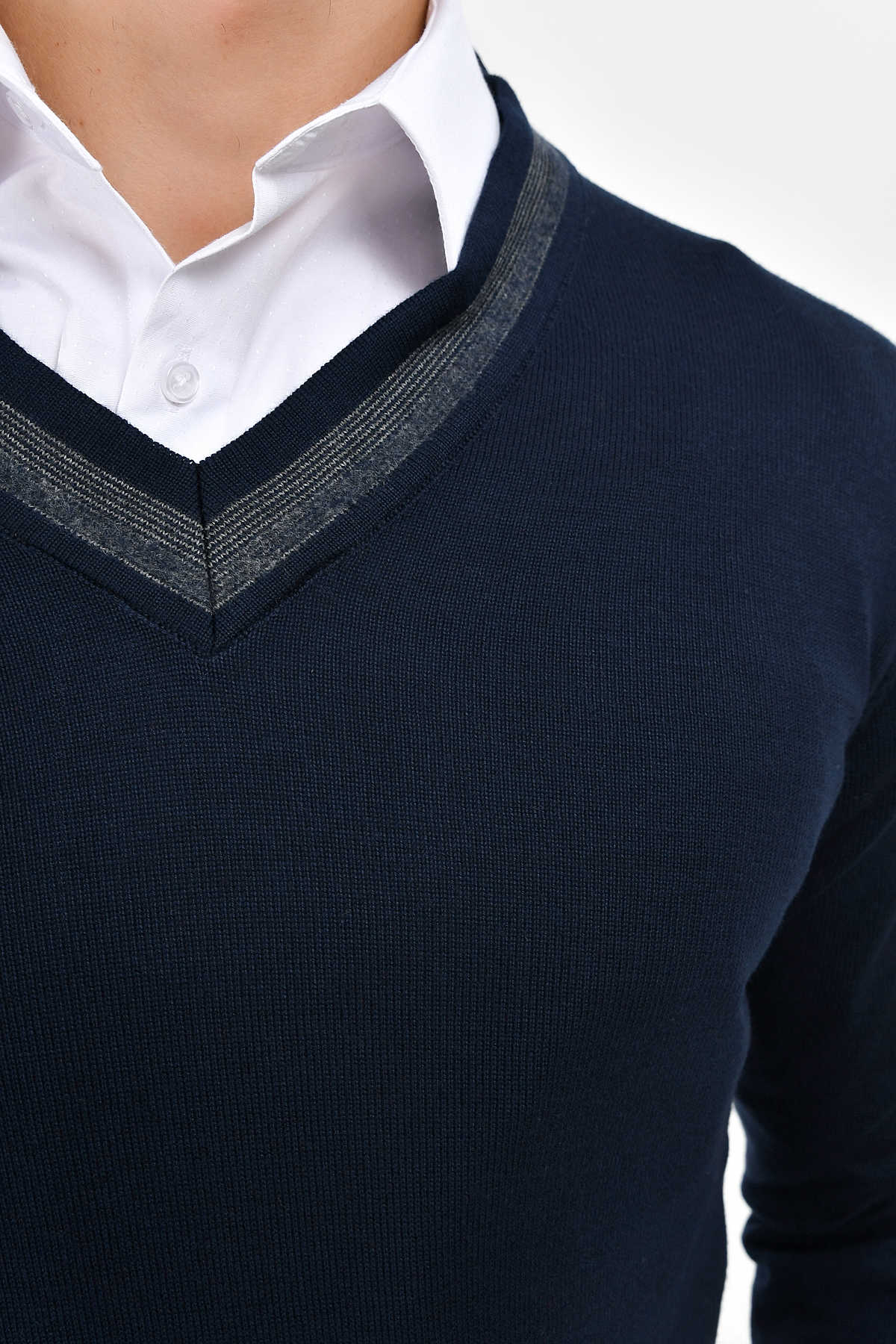 Slim Fit Navy Cotton Blend V-Neck Sweater - SAYKI