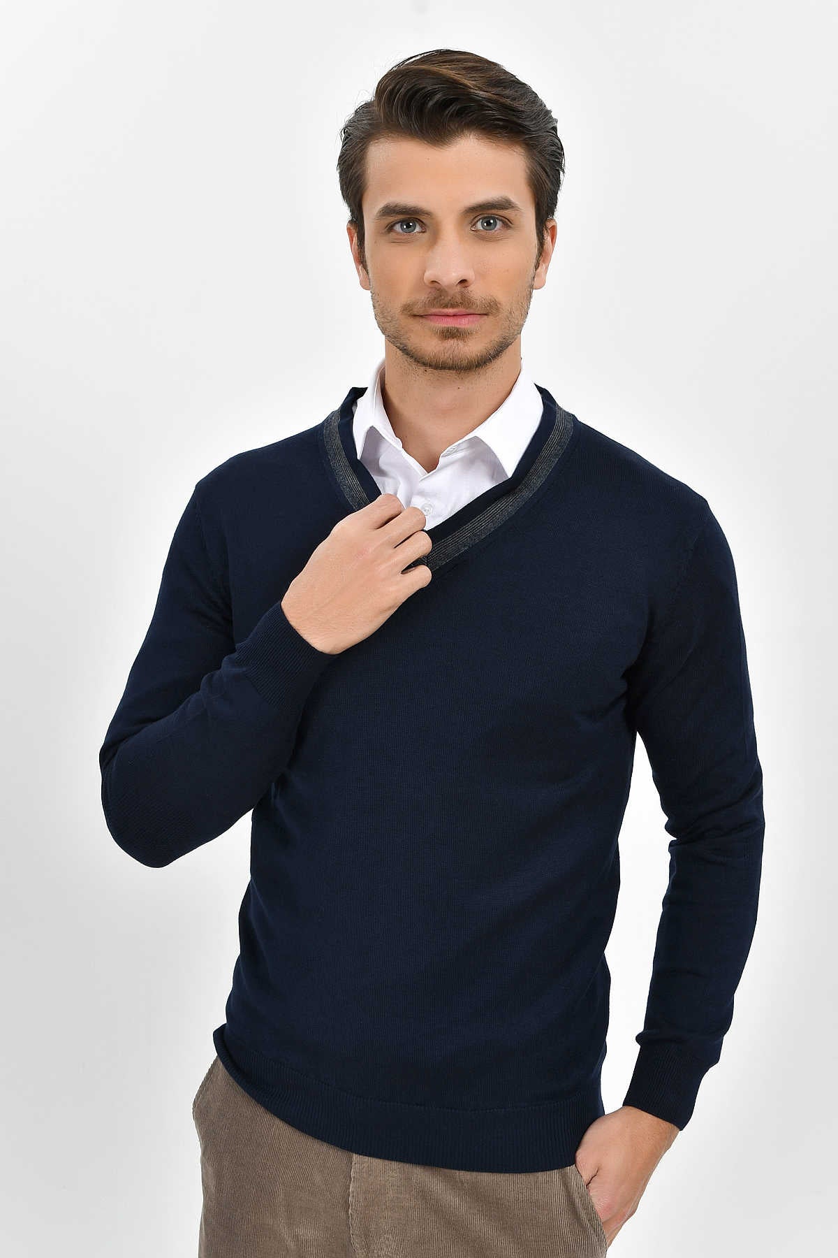 Slim Fit Navy Cotton Blend V-Neck Sweater - SAYKI