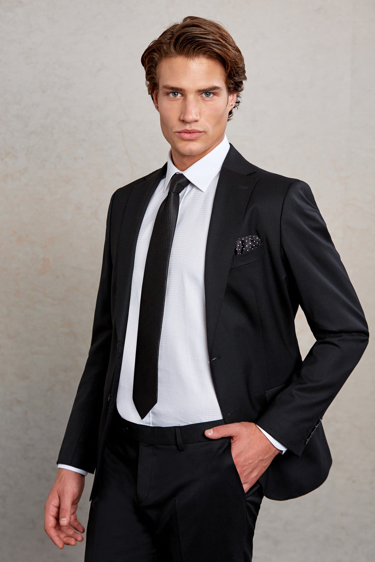 Slim Fit Notch Lapel Plain Black Wool Blend Classic Suit