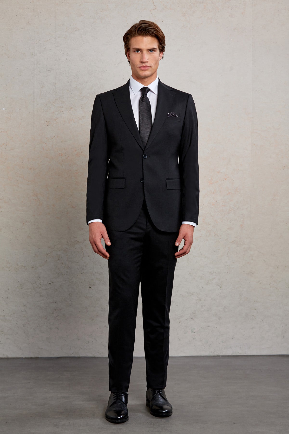 Slim Fit Notch Lapel Plain Black Wool Blend Classic Suit