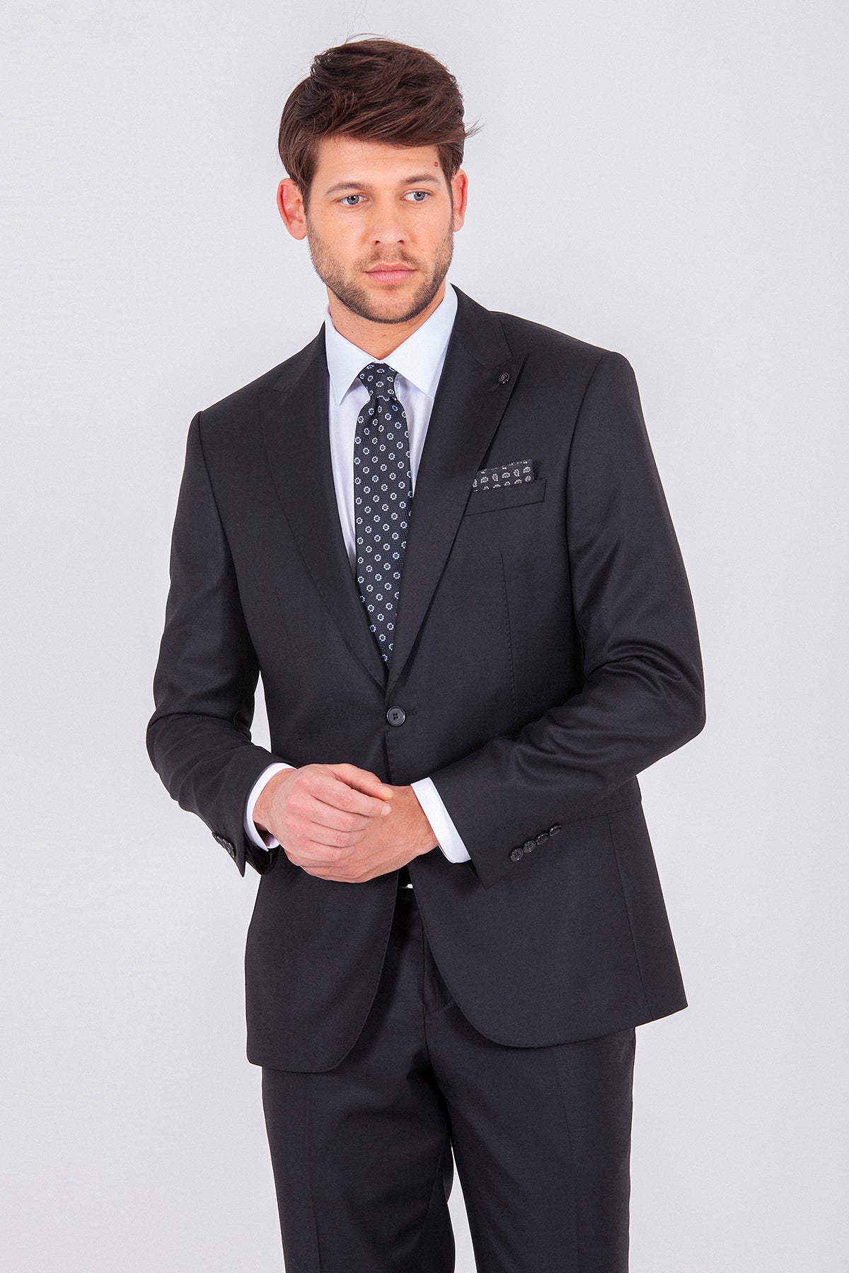 Slim Fit Peak Lapel Wool Blend Black Classic Suit - MIB