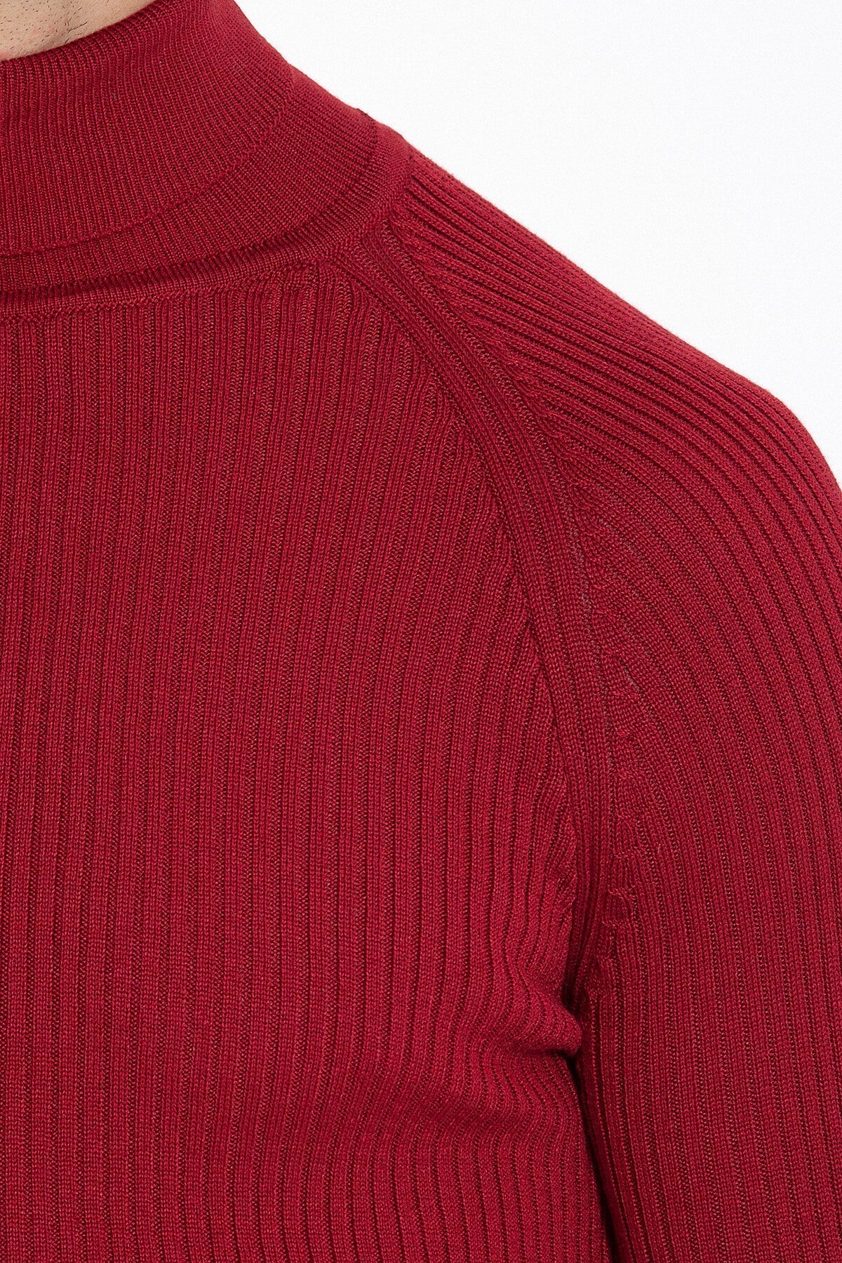 Slim Fit Red Turtleneck Sweater - SAYKI